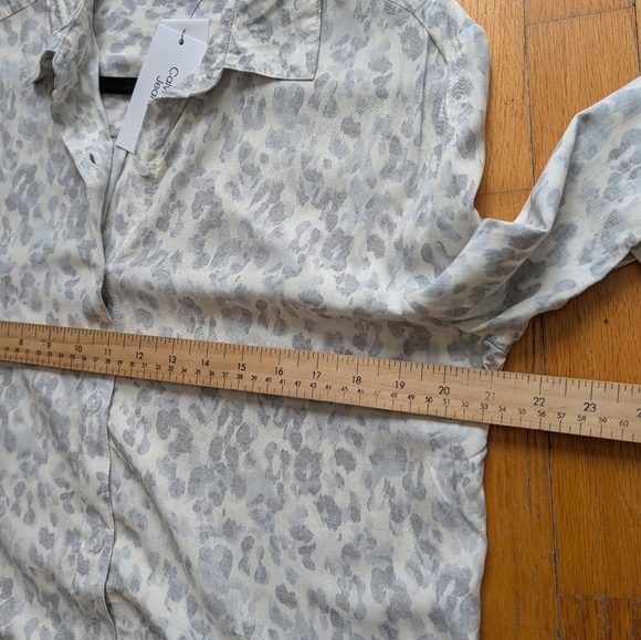 78.Calvin Klein White Leopard Print Button Down Shirt - Picture 5 of 5